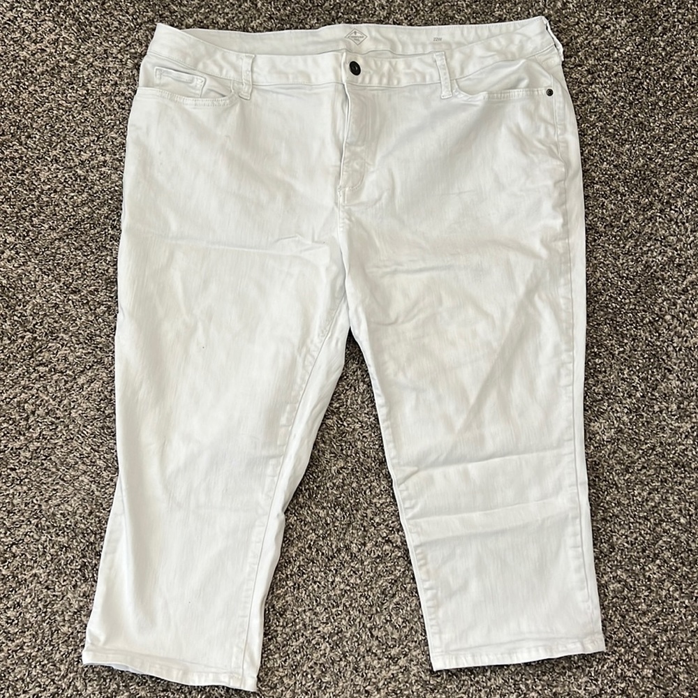 White Capri Pants